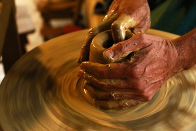 Un atelier de poterie