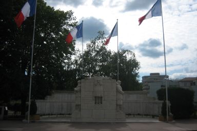 Rénovation du monument aux morts